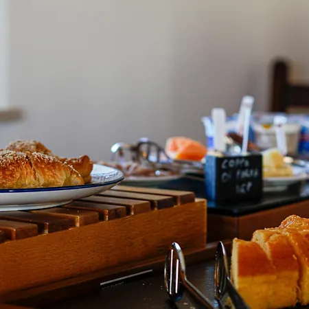 Costanza Bed & Breakfast 4*