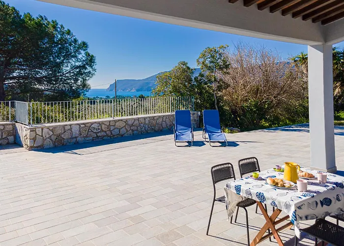 Couette-café Costanza 4*