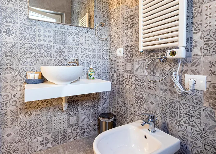 Couette-café Costanza 4*