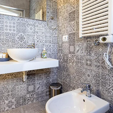 Alojamento de Acomodação e Pequeno-almoço Costanza Lacona